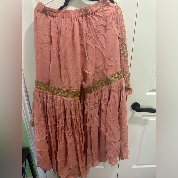 Pink gharara suit - Picture 4 of 4